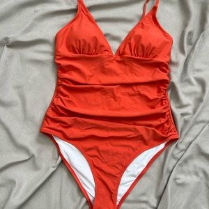 NWT Cupshe one-piece bathing suit
